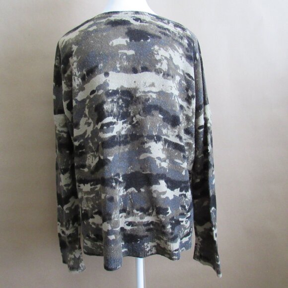 Rock & Republic Large Camo Sweater - Picture 5 of 7